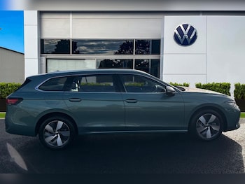 Used Volkswagen Passat 2025 for sale - 77382512: Photo
