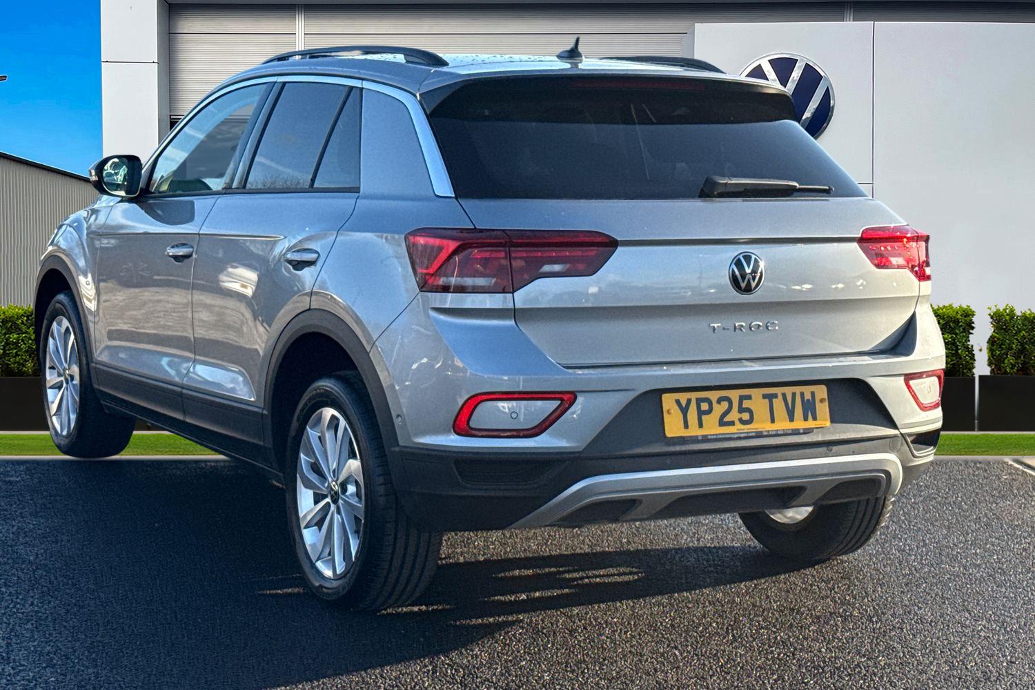 Used Volkswagen T-Roc 2025 for sale - 77233265: Photo 2