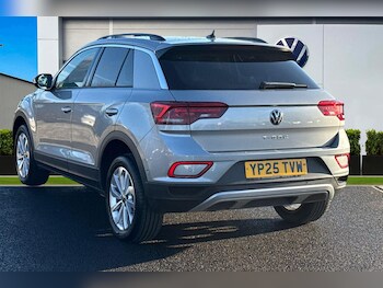Used Volkswagen T-Roc 2025 for sale - 77233265: Photo