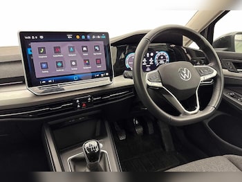 Used Volkswagen Golf 2024 for sale - 77820307: Photo