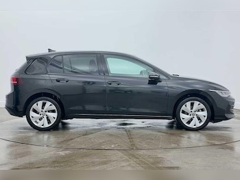 Used Volkswagen Golf 2024 for sale - 77820307: Photo