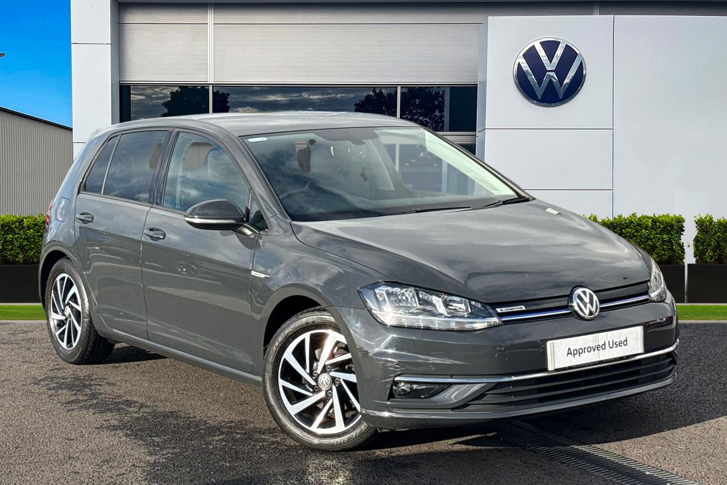 Used Volkswagen Golf 2019 for sale - 76401683: Photo 1