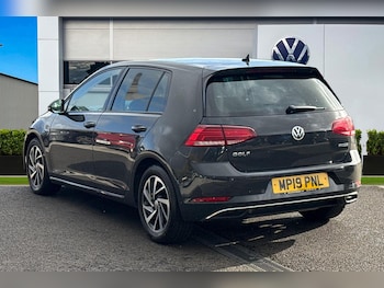 Used Volkswagen Golf 2019 for sale - 76401683: Photo
