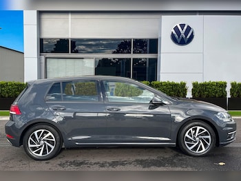 Used Volkswagen Golf 2019 for sale - 76401683: Photo