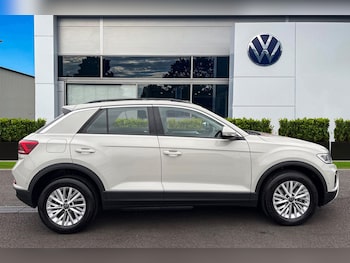 Used Volkswagen T-Roc 2025 for sale - 76197763: Photo 3