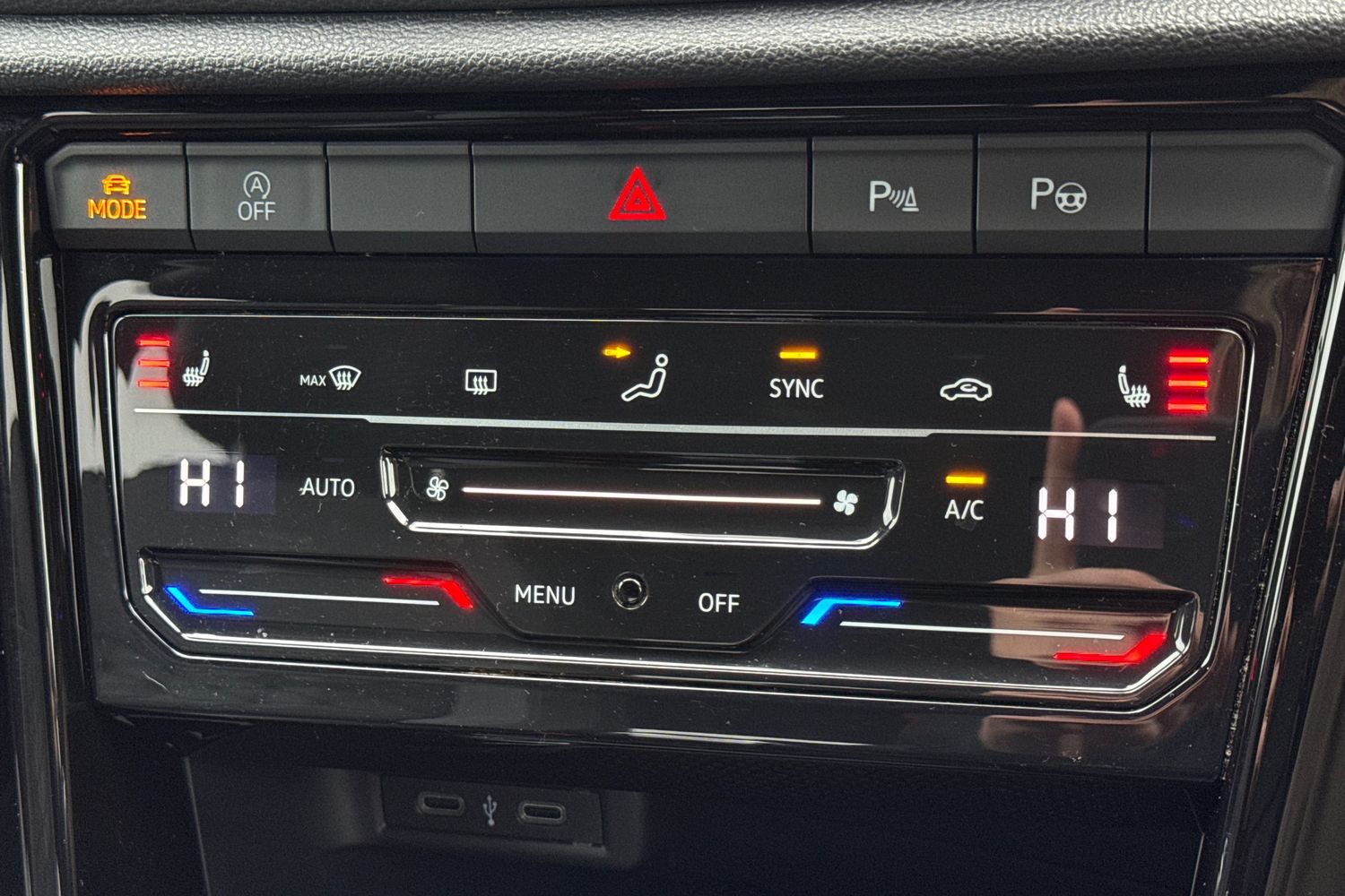 Used Volkswagen T-Roc 2023 for sale - 77500750: Photo 19