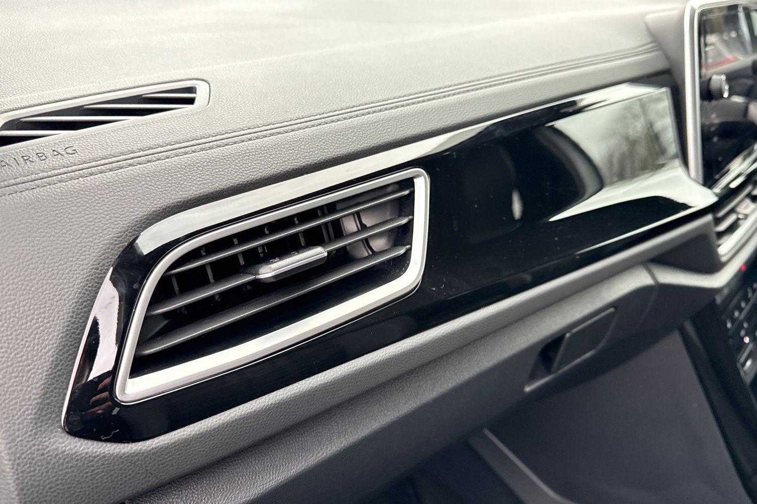 Used Volkswagen T-Roc 2023 for sale - 77500750: Photo 31