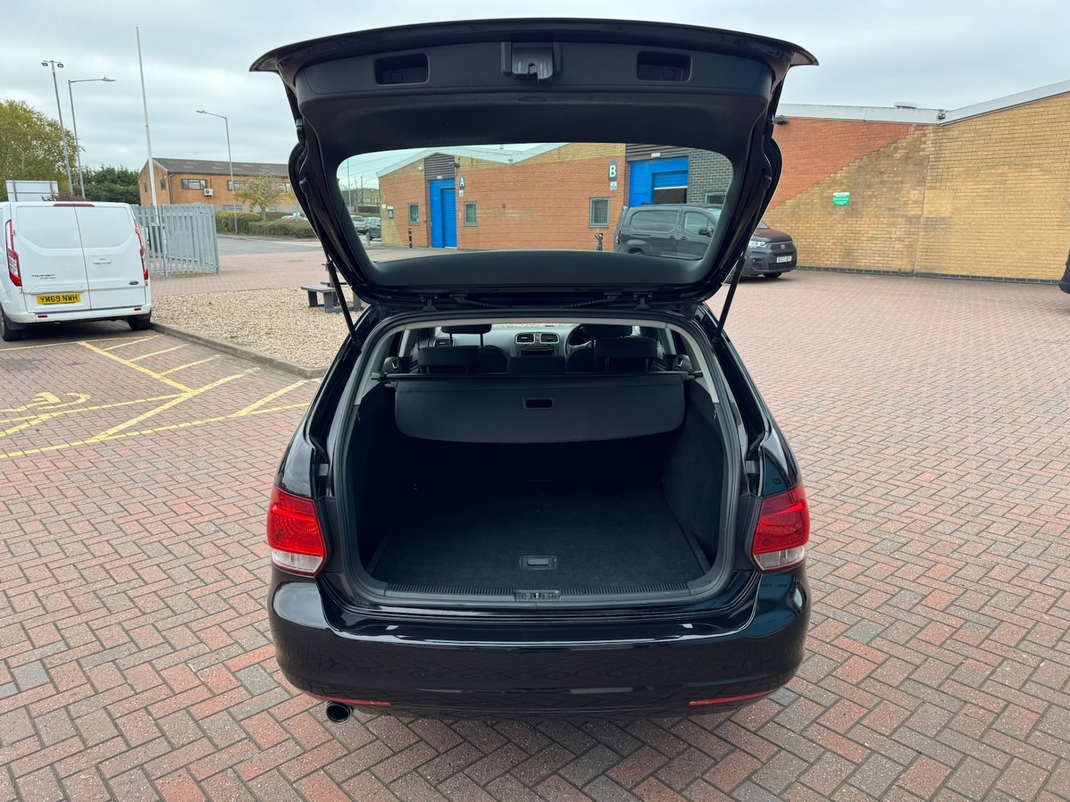 Used Volkswagen Golf 2012 for sale - 76220509: Photo 22