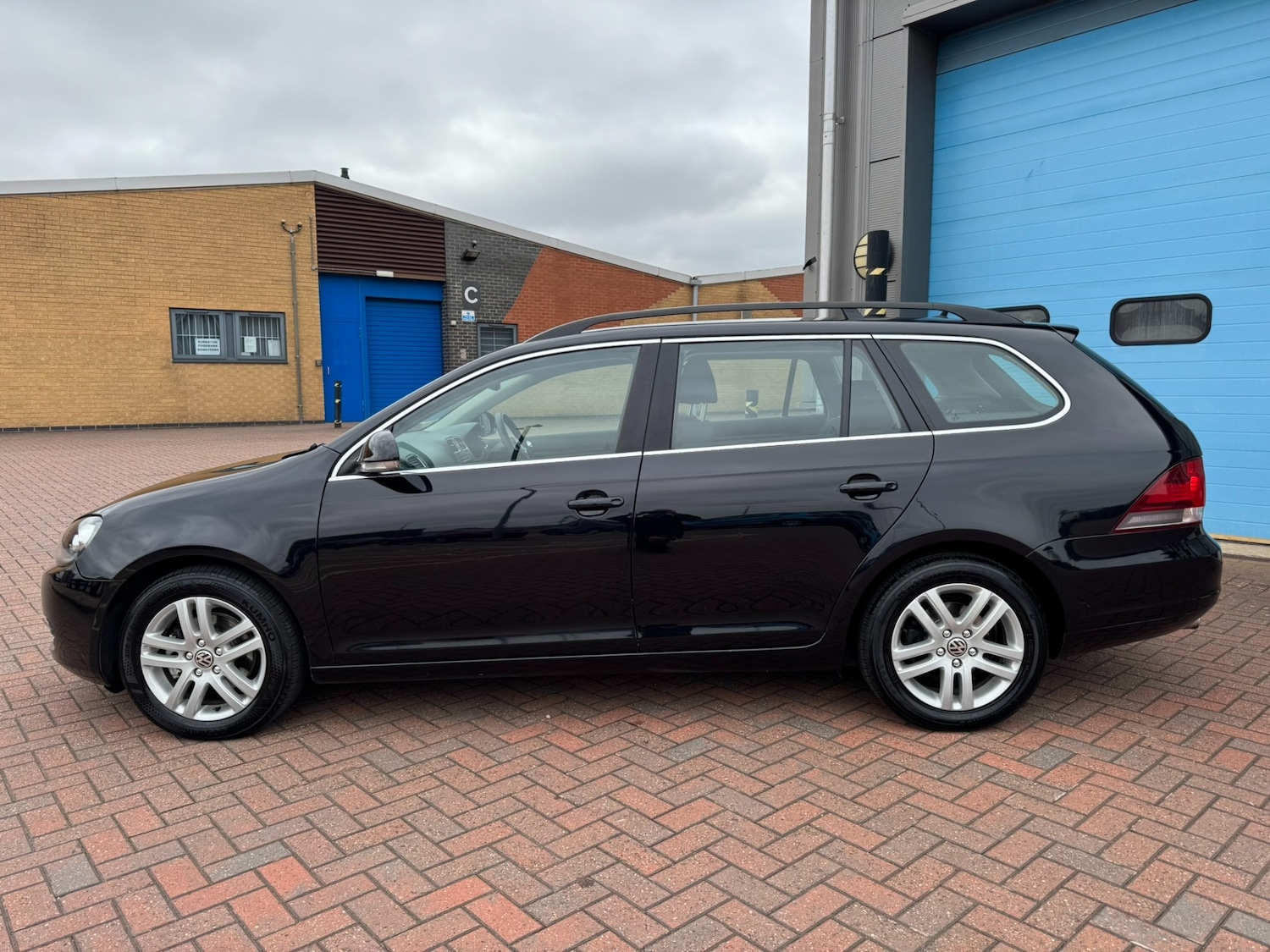 Used Volkswagen Golf 2012 for sale - 76220509: Photo 8