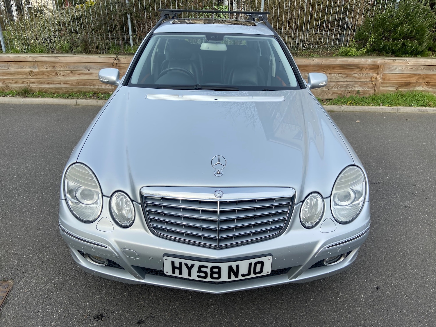 Used Mercedes-Benz E Class 2008 for sale - 77413989: Photo 2