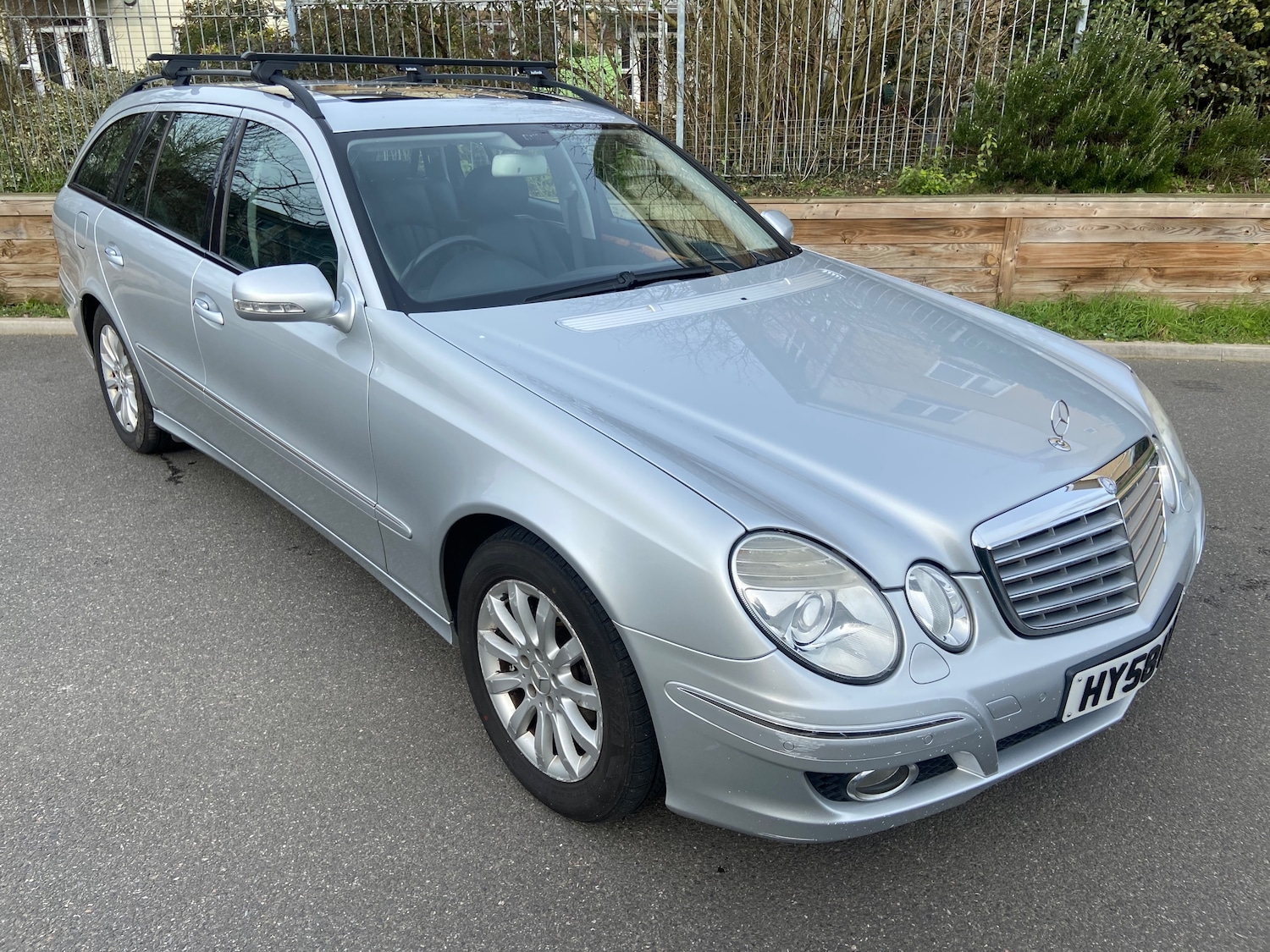 Used Mercedes-Benz E Class 2008 for sale - 77413989: Photo 3