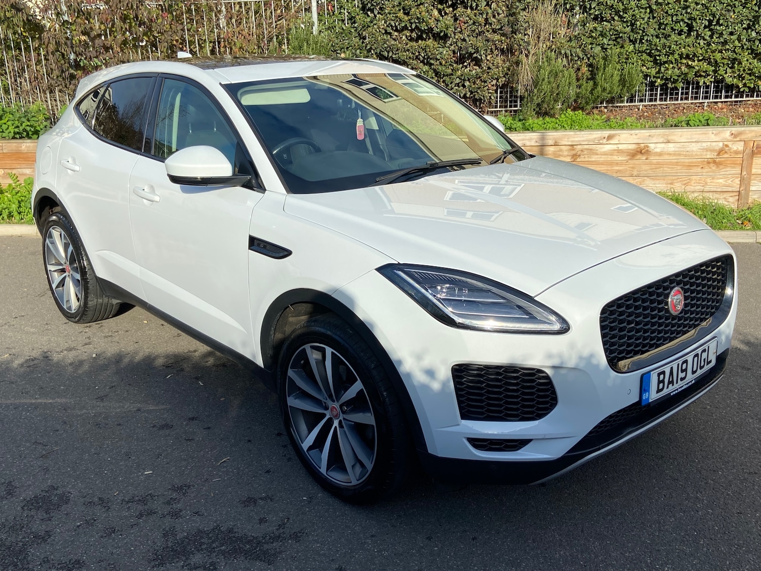 Used Jaguar E-Pace 2019 for sale - 76663126: Photo 3