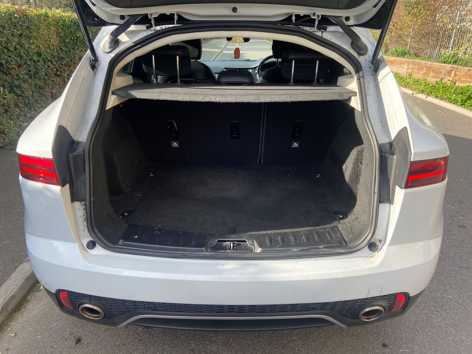 Used Jaguar E-Pace 2019 for sale - 76663126: Photo 9