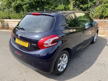 Used Peugeot 208 2015 for sale - 78412984: Photo