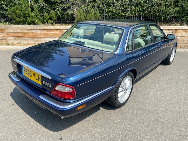 Used Jaguar XJ 1998 for sale - 76320053: Photo 4