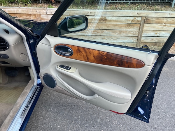 Used Jaguar XJ 1998 for sale - 76320053: Photo 8