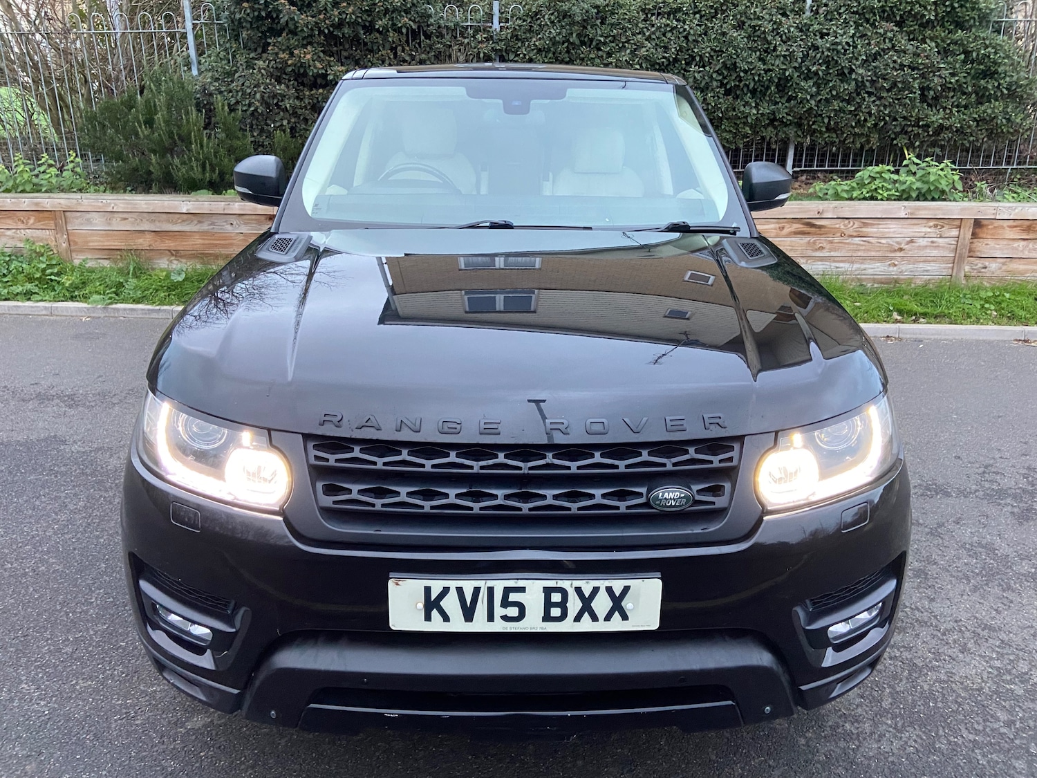Used Land Rover Range Rover Sport 2015 for sale - 76949813: Photo 2
