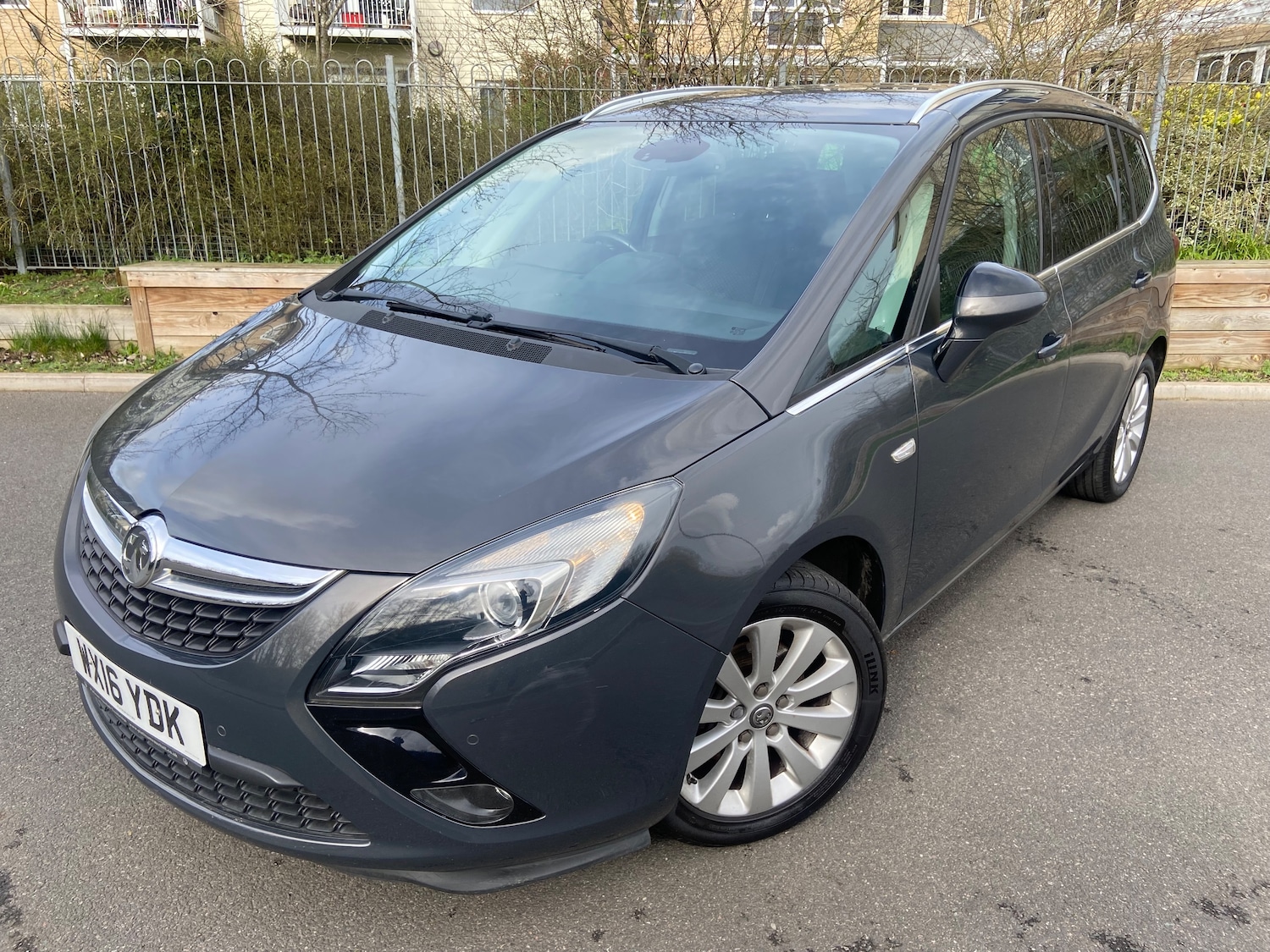 Used Vauxhall Zafira Tourer 2016 for sale - 77413977: Photo 1