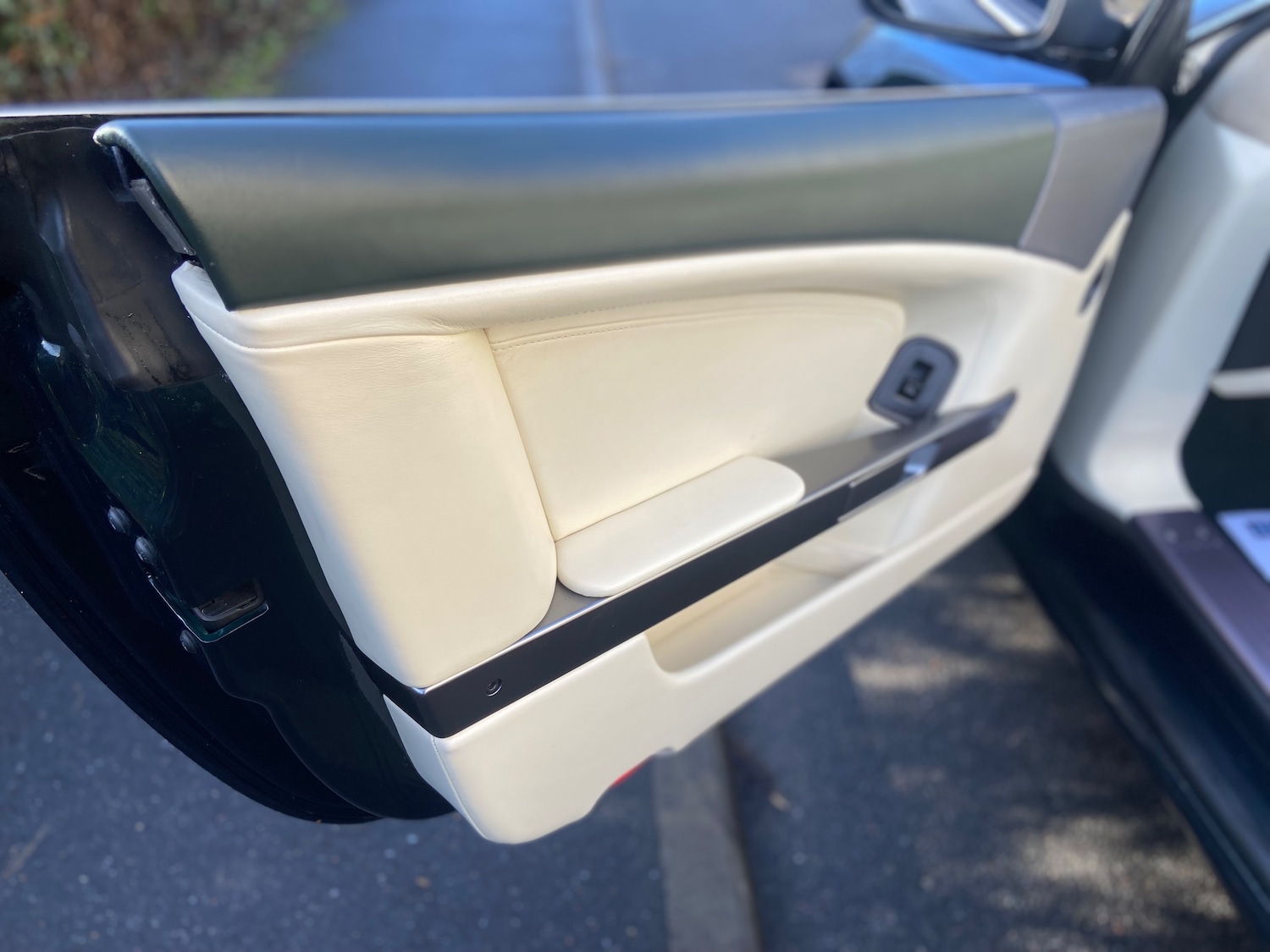 Used Aston Martin DB9 2008 for sale - 77520031: Photo 16