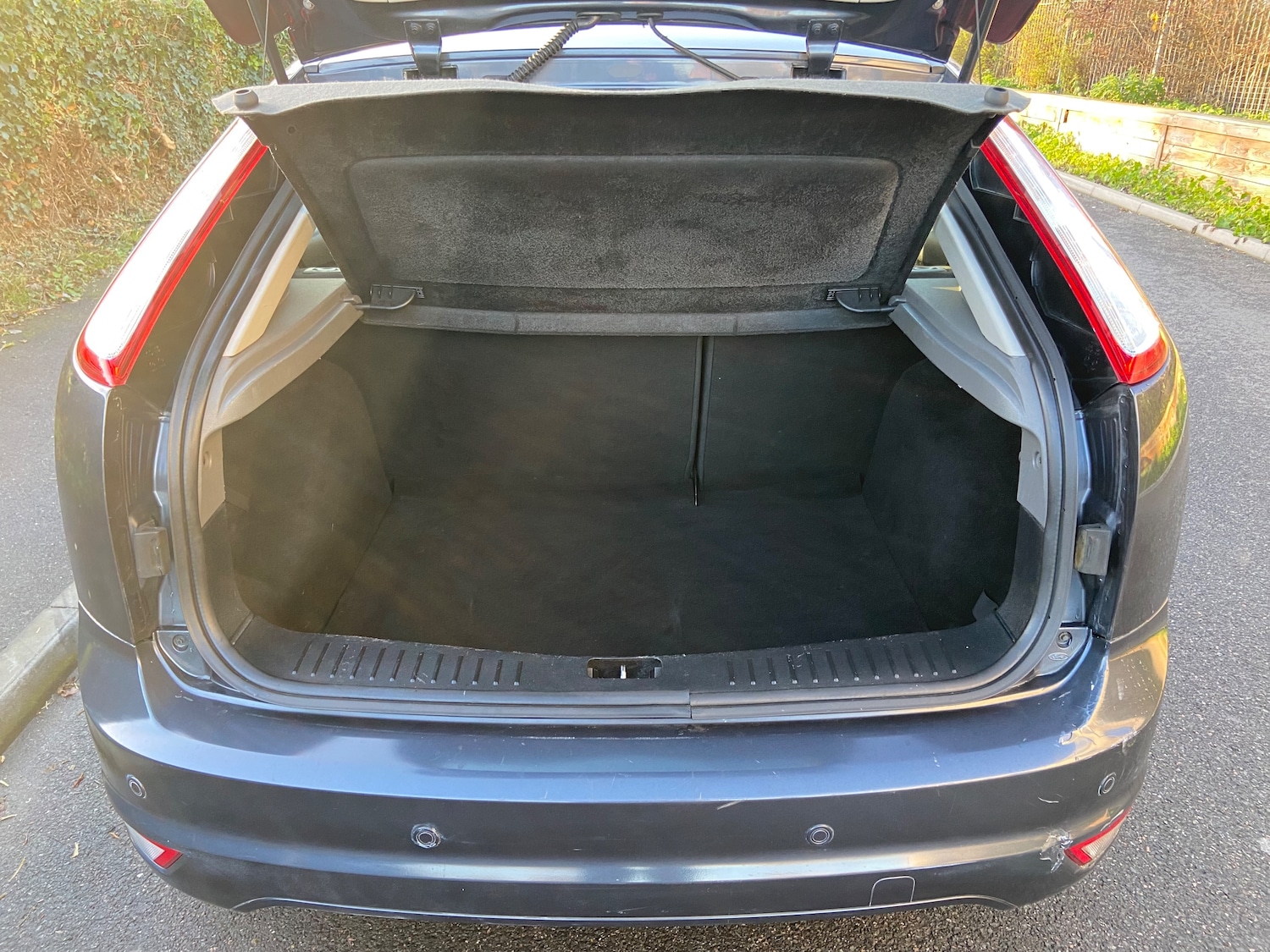 Used Ford Focus 2011 for sale - 76896375: Photo 9