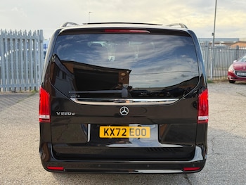 Used Mercedes-Benz V-Class 2022 for sale - 75977444: Photo
