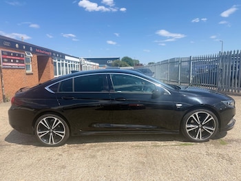 Used Vauxhall Insignia 2018 for sale - 79292504: Photo