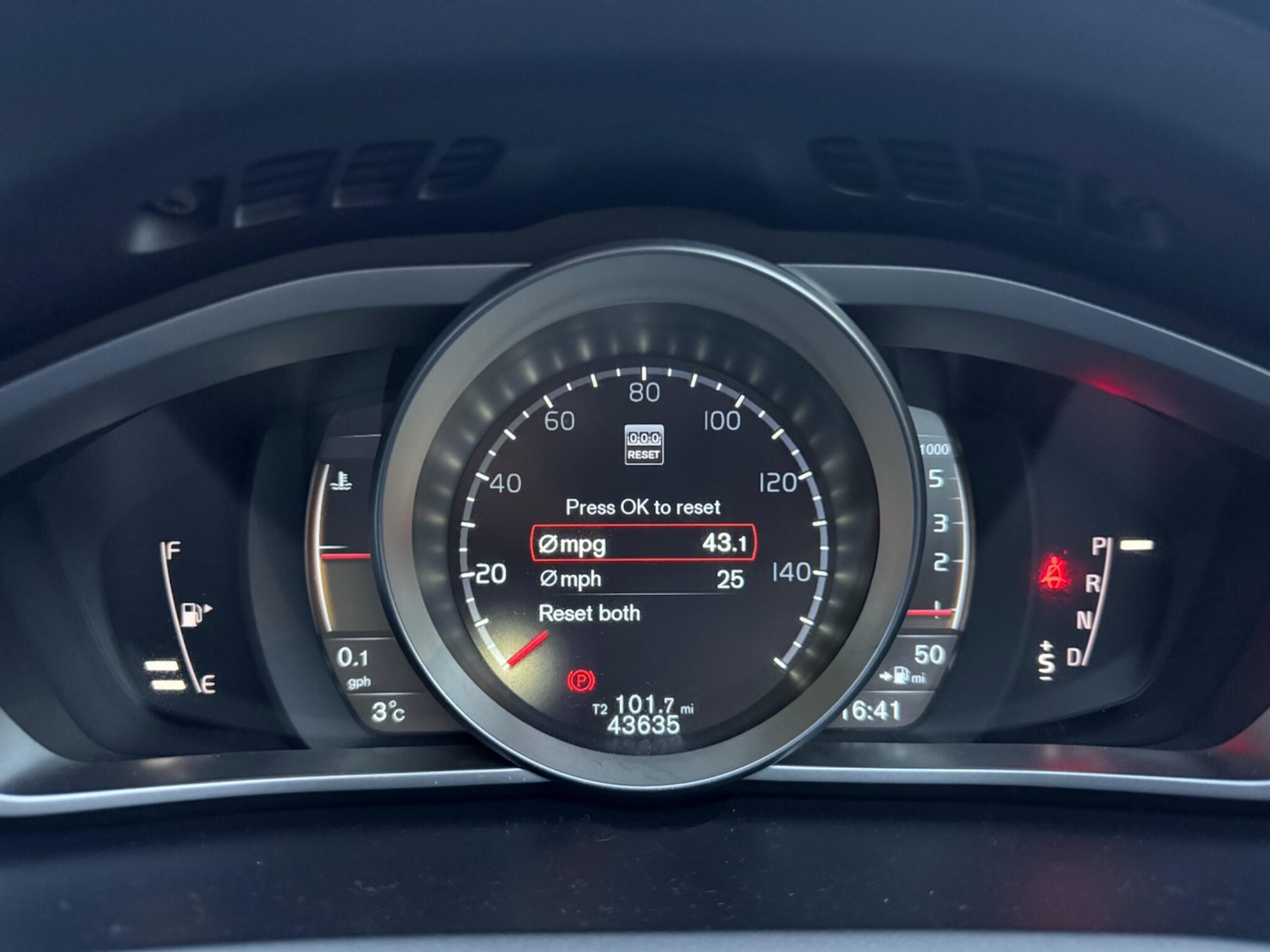 Used Volvo V40 Cross Country 2014 for sale - 77144432: Photo 16