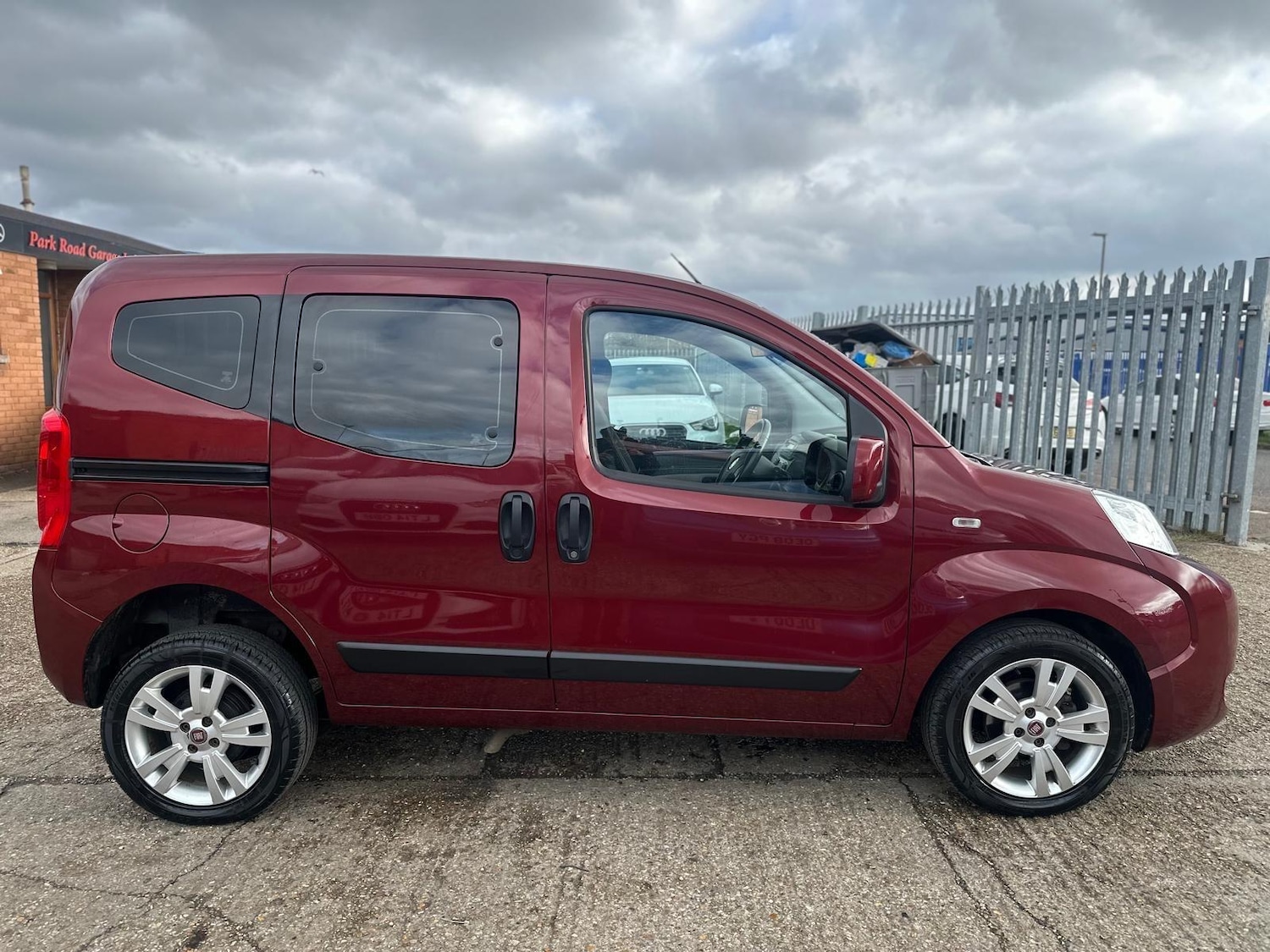 Used Fiat Qubo 2015 for sale - 77657595: Photo 2