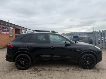 Used Porsche Cayenne 2016 for sale - 78662473: Photo
