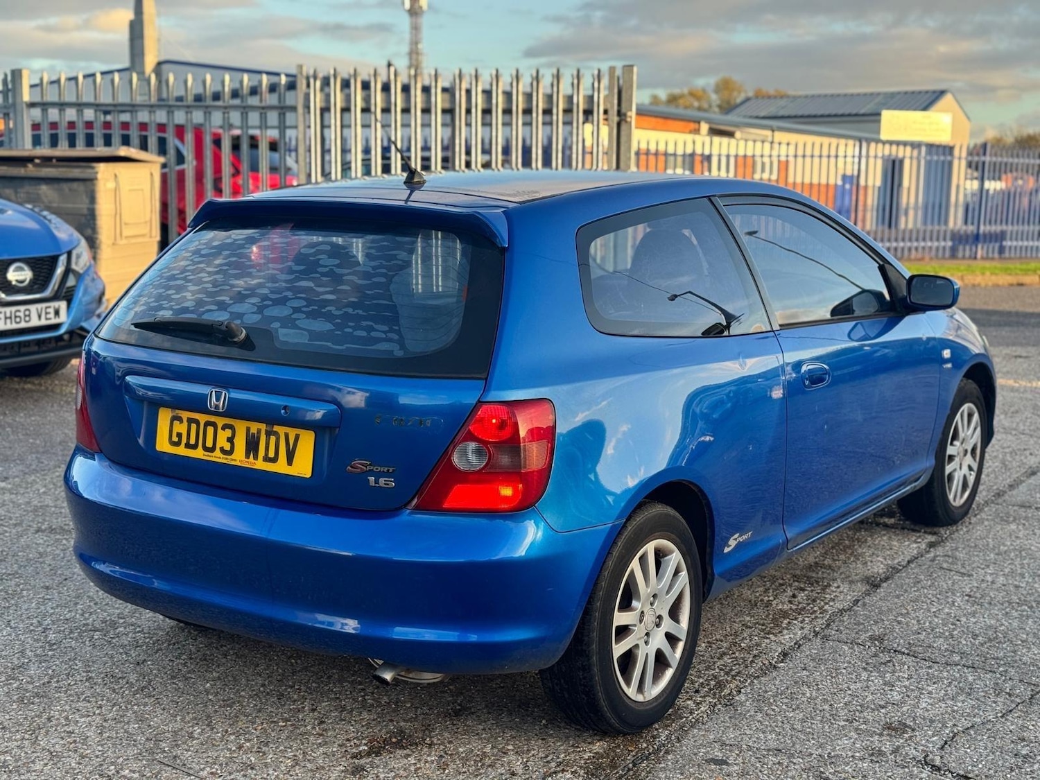 Used Honda Civic 2003 for sale - 76446480: Photo 3