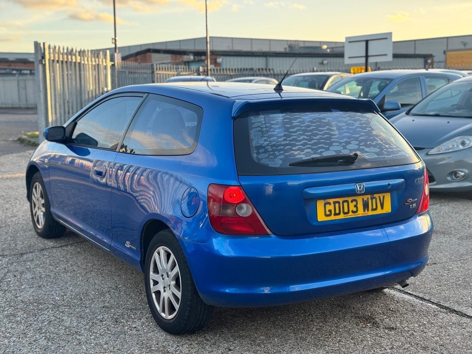 Used Honda Civic 2003 for sale - 76446480: Photo 4