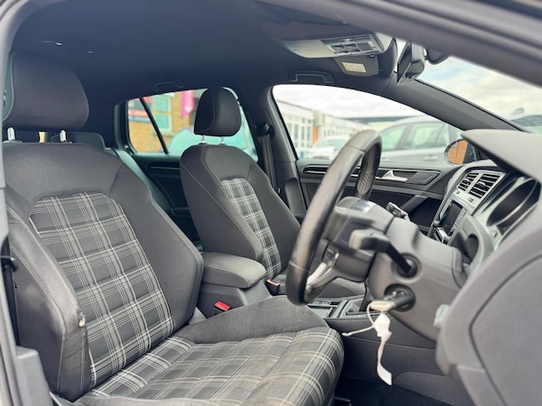 Used Volkswagen Golf 2014 for sale - 75257316: Photo 14