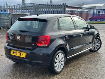 Used Volkswagen Polo 2011 for sale - 77484021: Photo