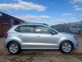 Used Volkswagen Polo 2015 for sale - 79401450: Photo
