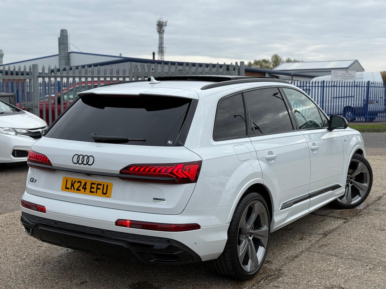 Used Audi Q7 2025 for sale - 76377519: Photo 3