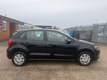 Used Volkswagen Polo 2015 for sale - 77794190: Photo