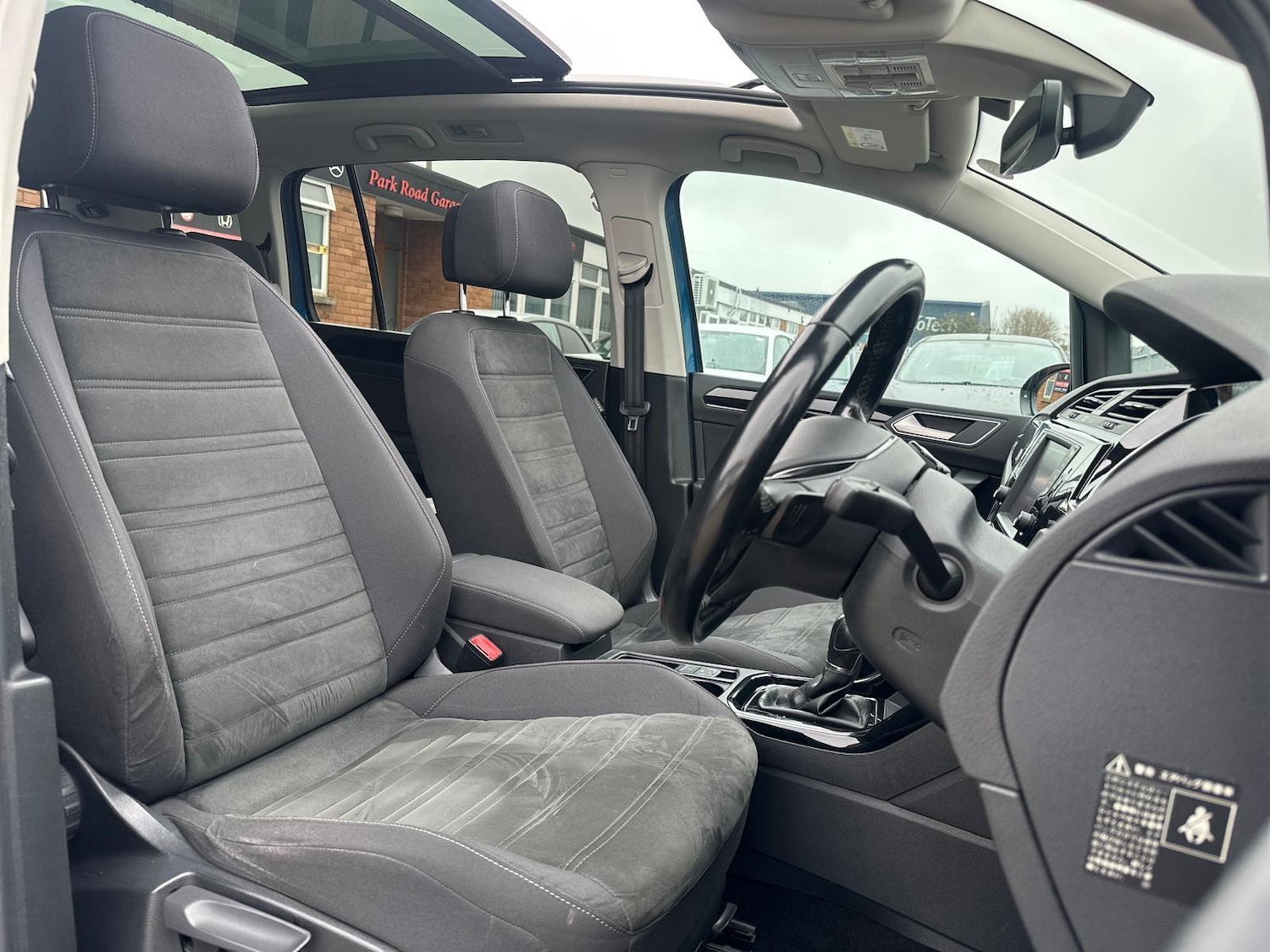 Used Volkswagen Touran for sale - 77611599: Photo 14