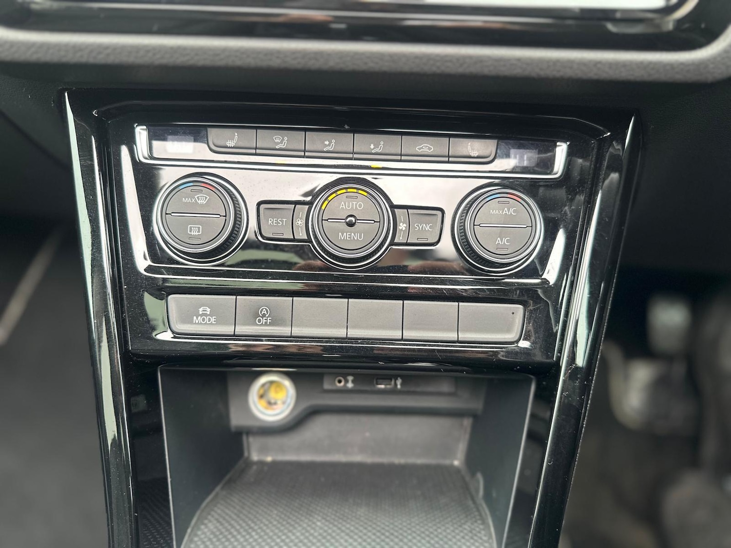 Used Volkswagen Touran for sale - 77611599: Photo 17