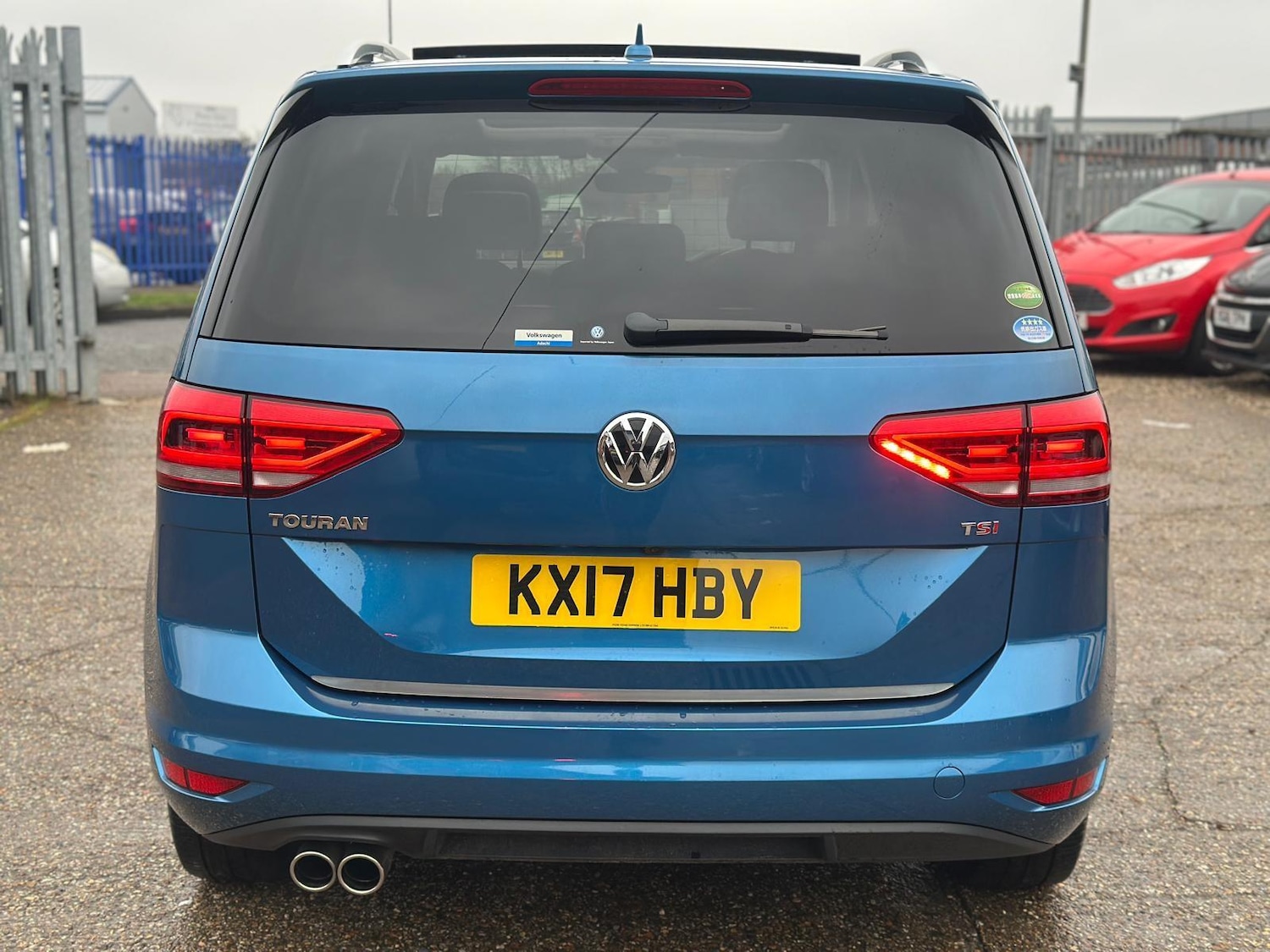 Used Volkswagen Touran for sale - 77611599: Photo 4