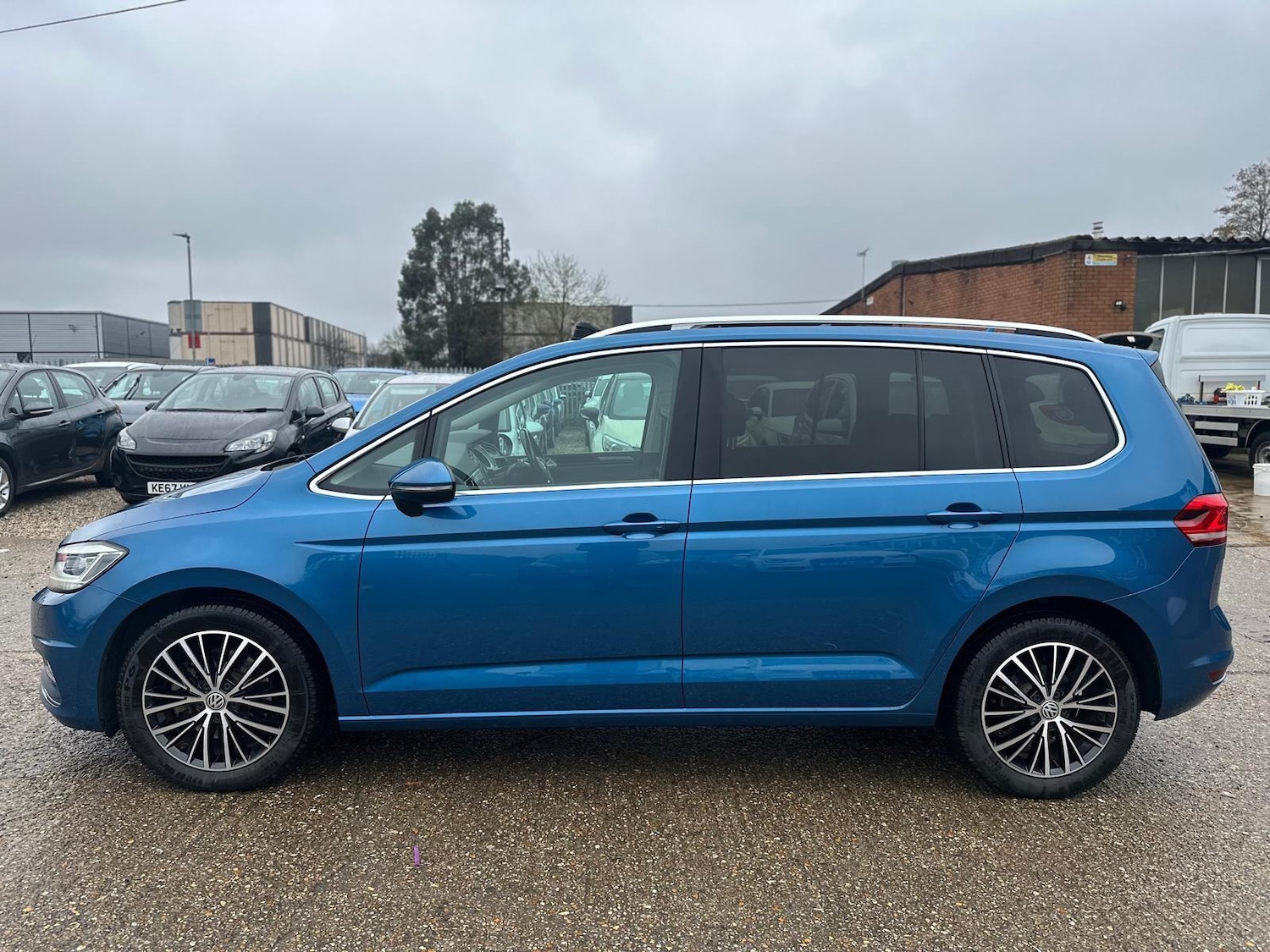 Used Volkswagen Touran for sale - 77611599: Photo 8