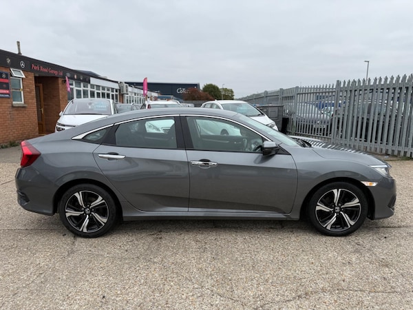 Used Honda Civic 2019 for sale - 76246953: Photo 2