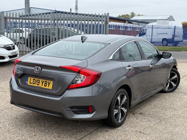 Used Honda Civic 2019 for sale - 76246953: Photo 3