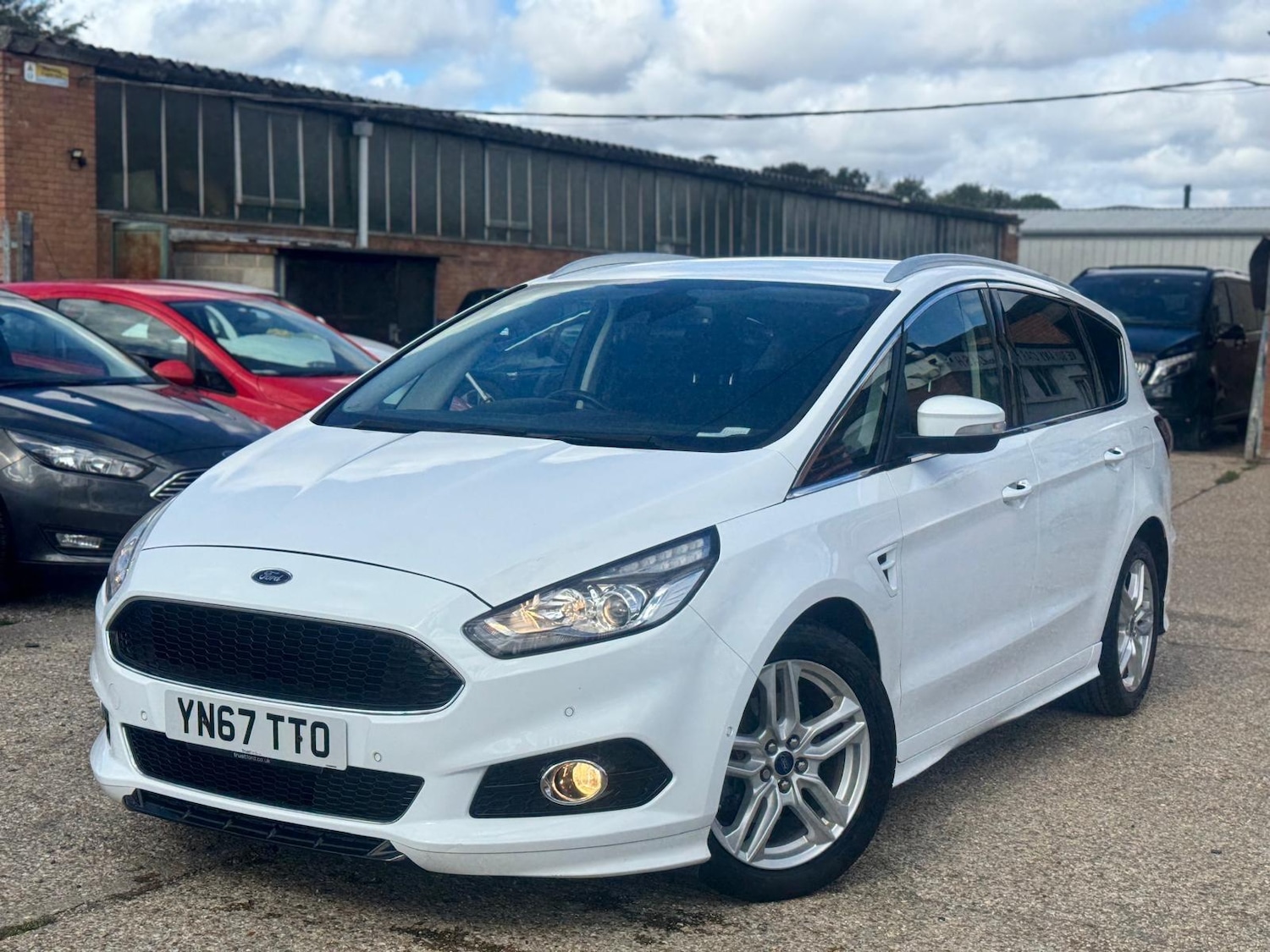 Used Ford S-Max 2017 for sale - 75857666: Photo 21