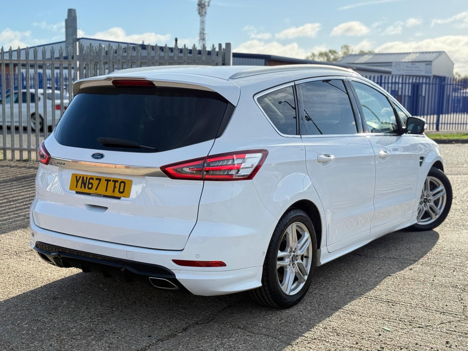 Used Ford S-Max 2017 for sale - 75857666: Photo 4