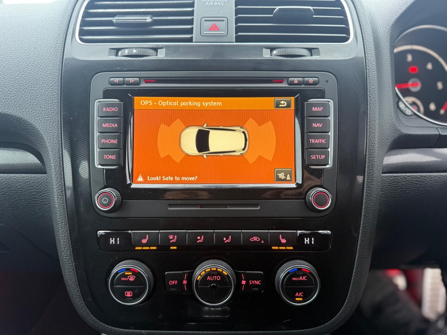 Used Volkswagen Scirocco 2015 for sale - 77163602: Photo 24