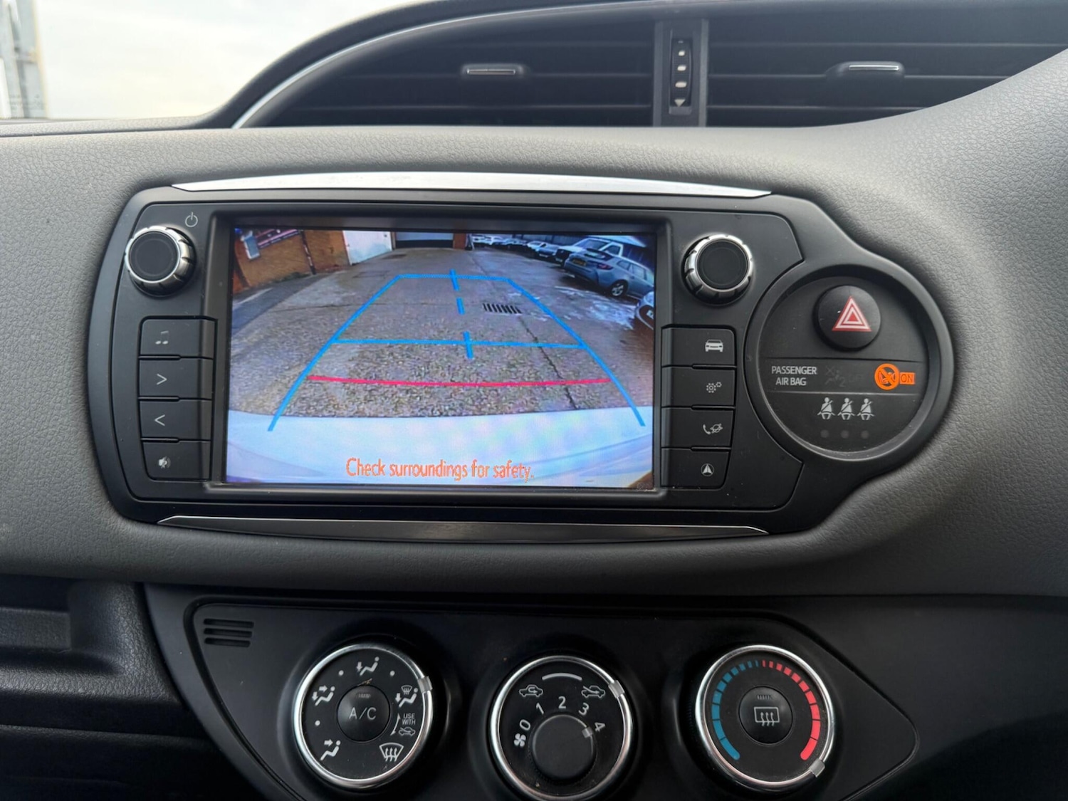 Used Toyota Yaris 2017 for sale - 77120613: Photo 13