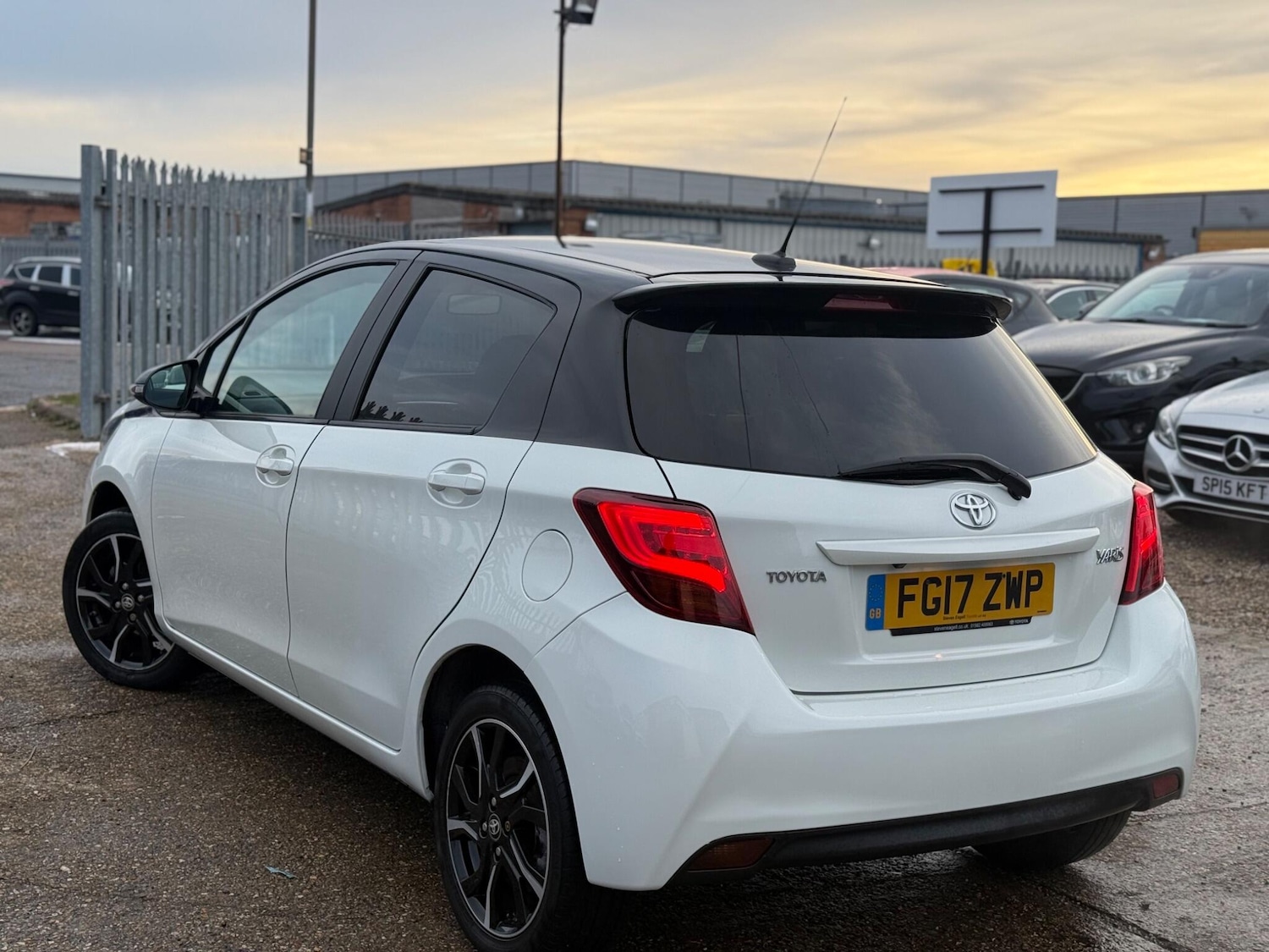 Used Toyota Yaris 2017 for sale - 77120613: Photo 5