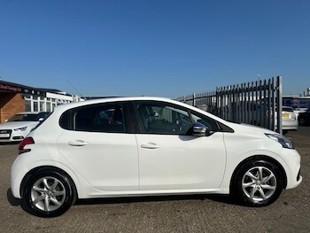 Used Peugeot 208 2017 for sale - 77564788: Photo