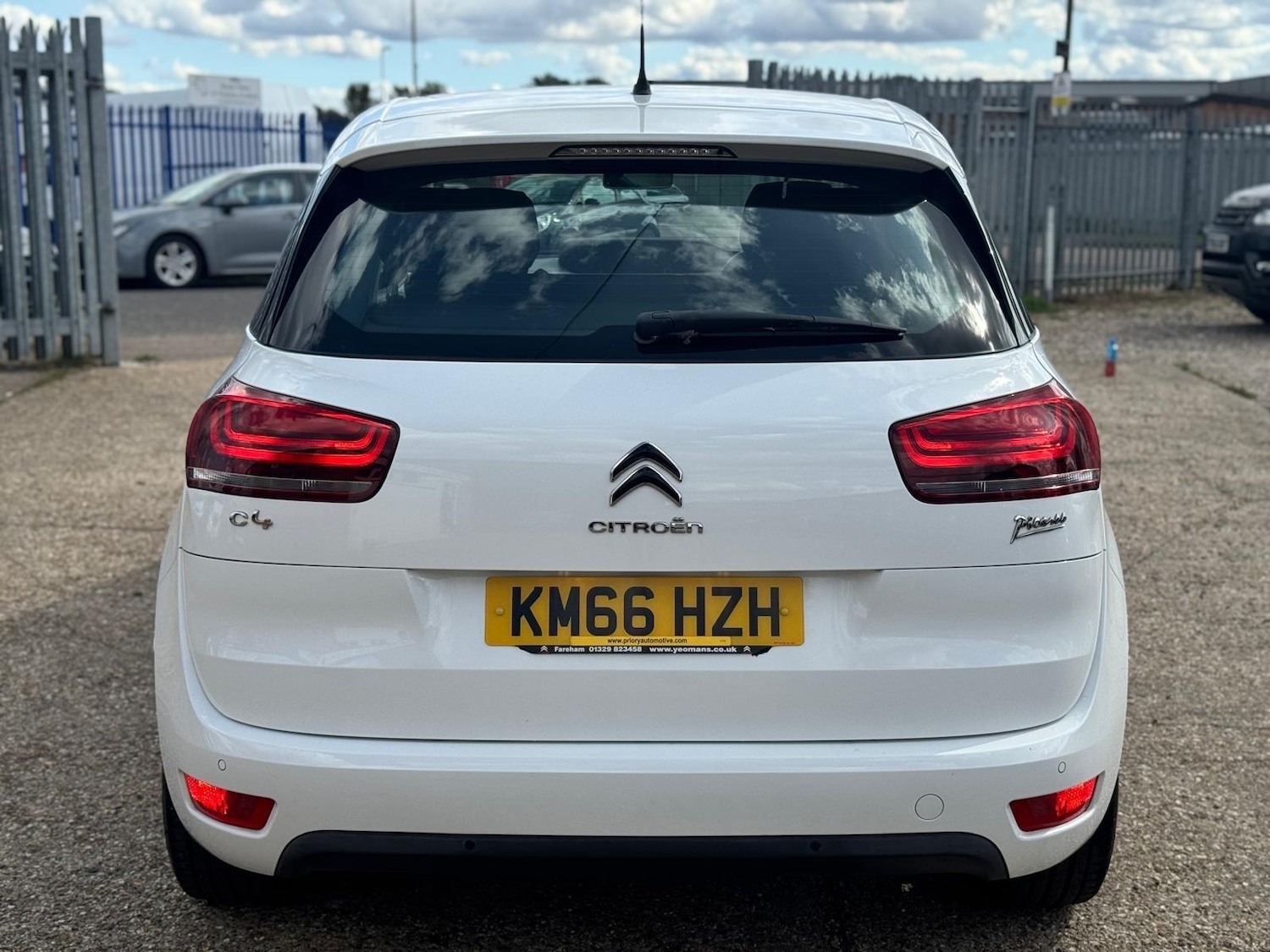 Used Citroen C4 Picasso 2016 for sale - 75741413: Photo 4