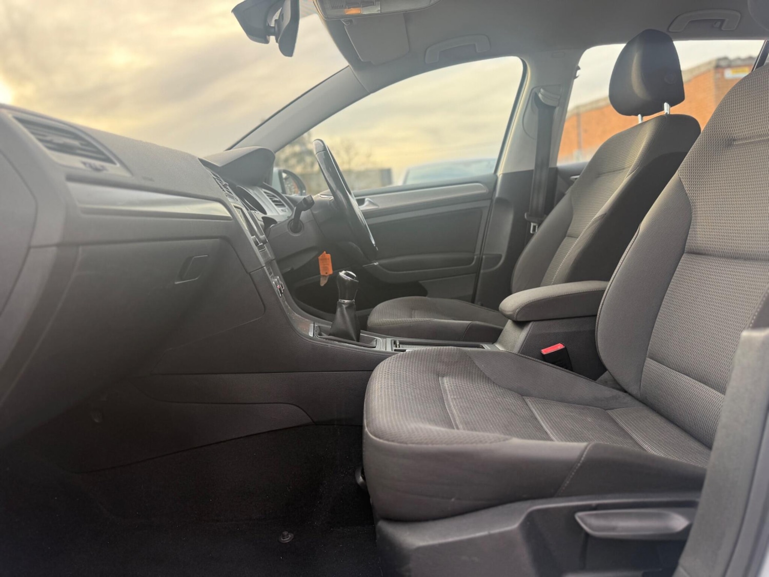 Used Volkswagen Golf 2017 for sale - 77074315: Photo 8